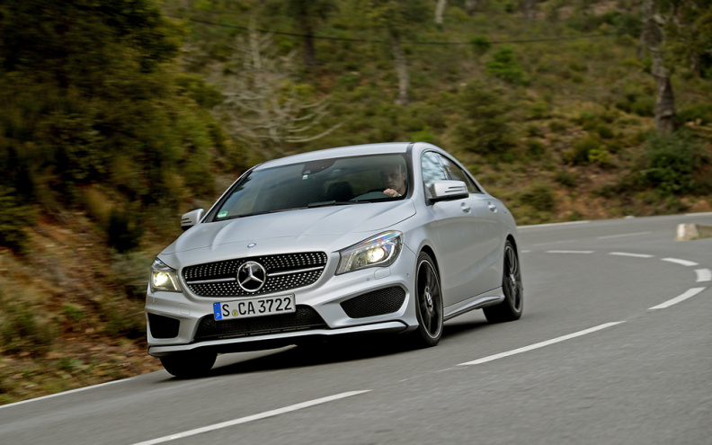2014-Mercedes-Benz-CLA250-front-end-in-motion